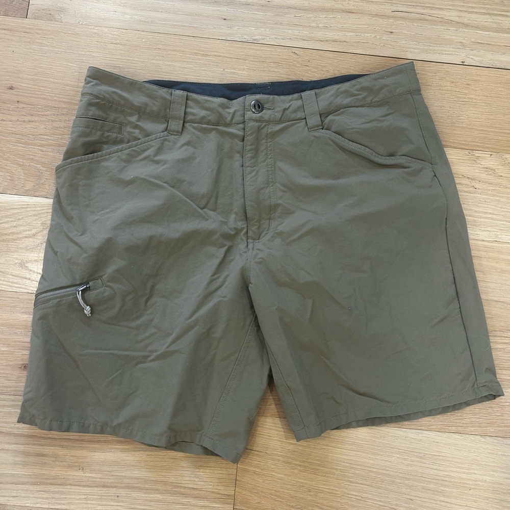 Men’s Patagonia Tan Shorts- Size 36